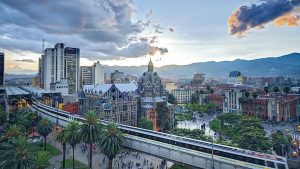 Pico y placa en Medellín 2024 hoy: Particulares, motos y taxis.